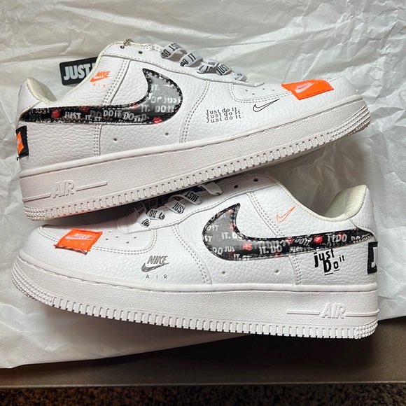 Nike Air Force 1 Low - Picture 1 of 3